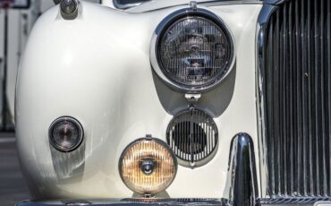 Unknown-Mark-ix-1959-White-Black-44