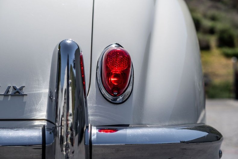 Unknown-Mark-ix-1959-White-Black-45