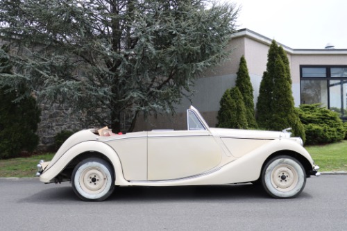 Unknown-Mark-v-1950-Ivory-Red-1