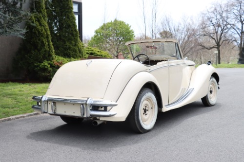 Unknown-Mark-v-1950-Ivory-Red-4