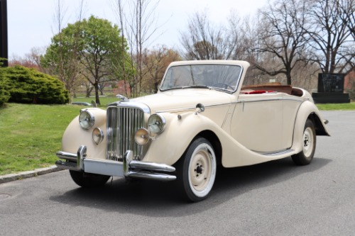 Unknown-Mark-v-1950-Ivory-Red