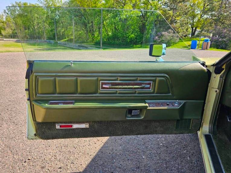Unknown-Mark-v-1975-Light-Green-Green-32