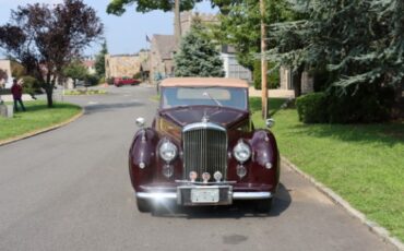 Unknown-Mark-vi-1952-BurgundyTan-Tan