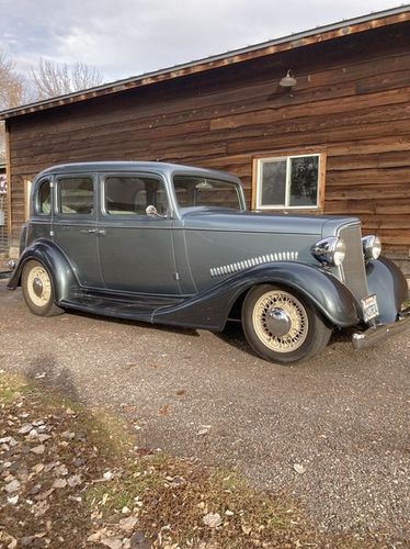 Unknown-Master-deluxe-1934-Silver-Tan