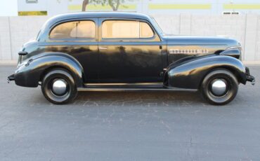 Unknown-Master-deluxe-1939-Black-Gray