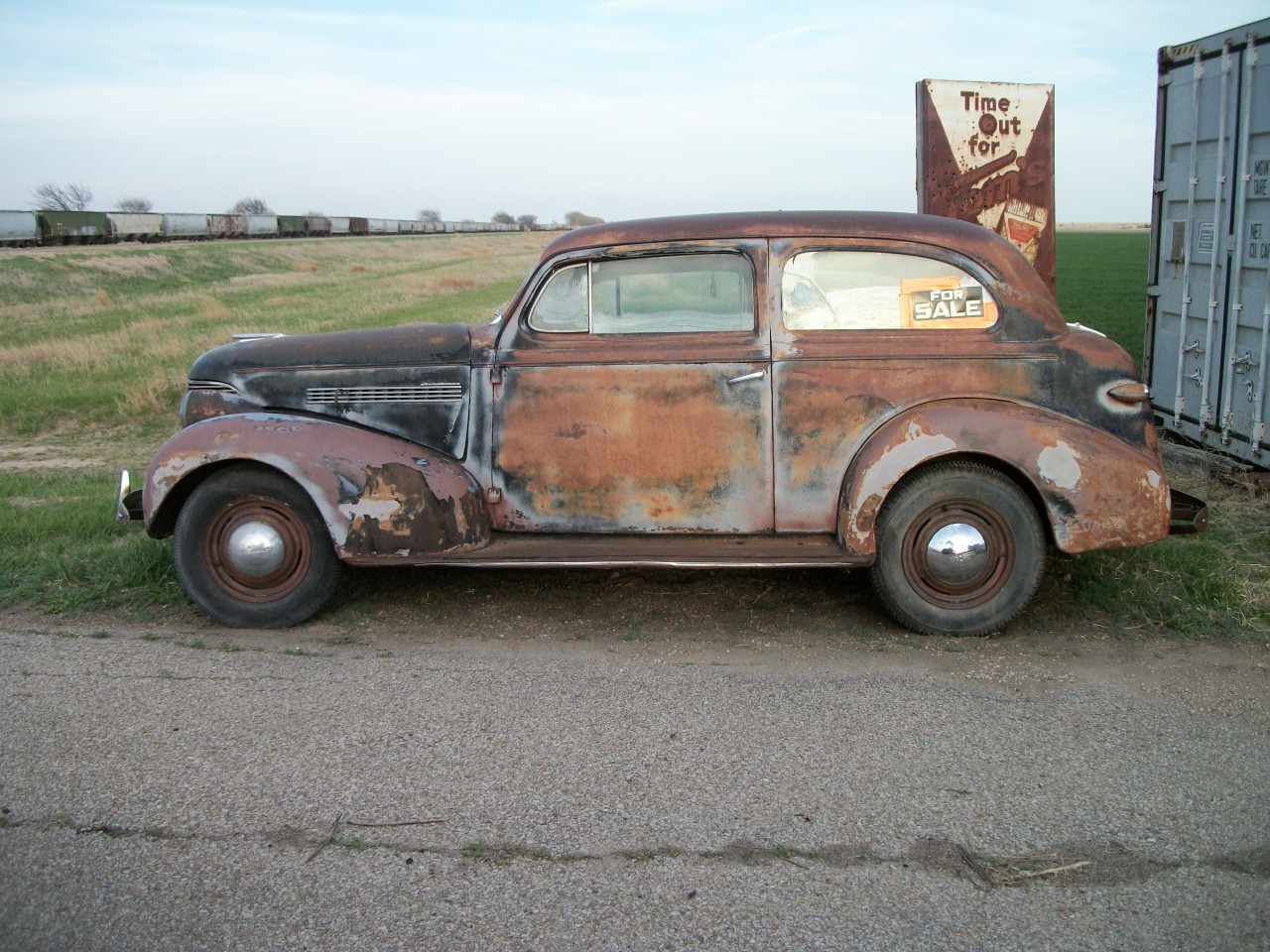 Unknown-Master-deluxe-1939-black-tan-1