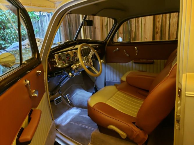 Unknown-Master-deluxe-1940-ChampagneBrown-Tan-1