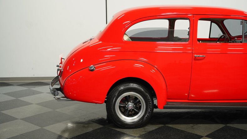 Unknown-Master-deluxe-1940-Race-Red-Cream-15