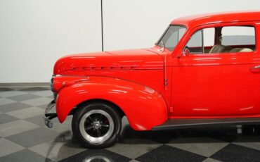 Unknown-Master-deluxe-1940-Race-Red-Cream-21