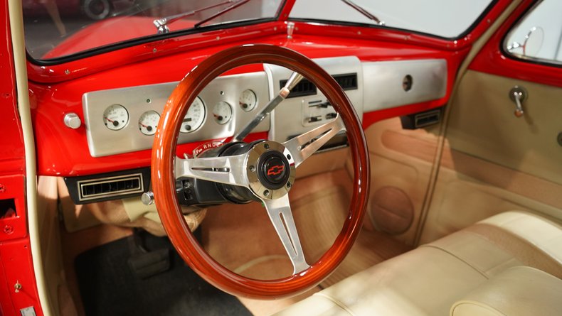 Unknown-Master-deluxe-1940-Race-Red-Cream-26