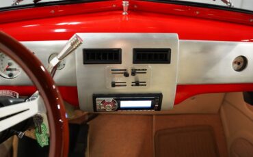 Unknown-Master-deluxe-1940-Race-Red-Cream-35