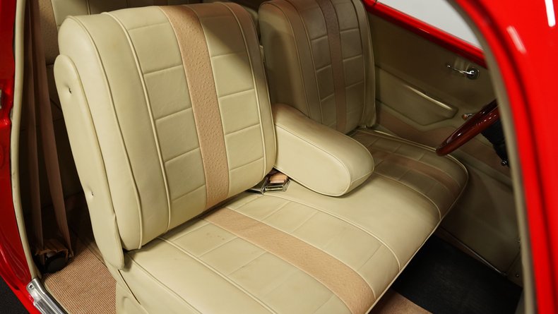 Unknown-Master-deluxe-1940-Race-Red-Cream-37