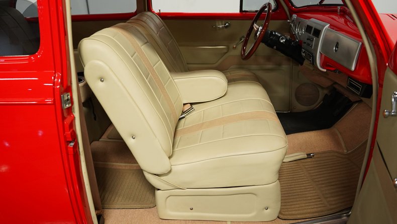 Unknown-Master-deluxe-1940-Race-Red-Cream-38