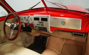 Unknown-Master-deluxe-1940-Race-Red-Cream-39