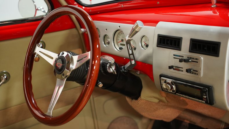 Unknown-Master-deluxe-1940-Race-Red-Cream-40