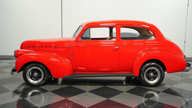 Unknown-Master-deluxe-1940-Race-Red-Cream