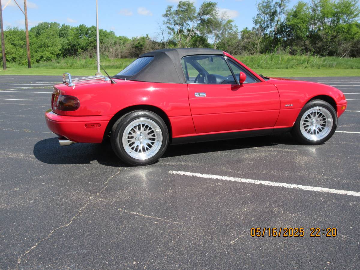 Unknown-Mazada-miata-mx-5-1990-1