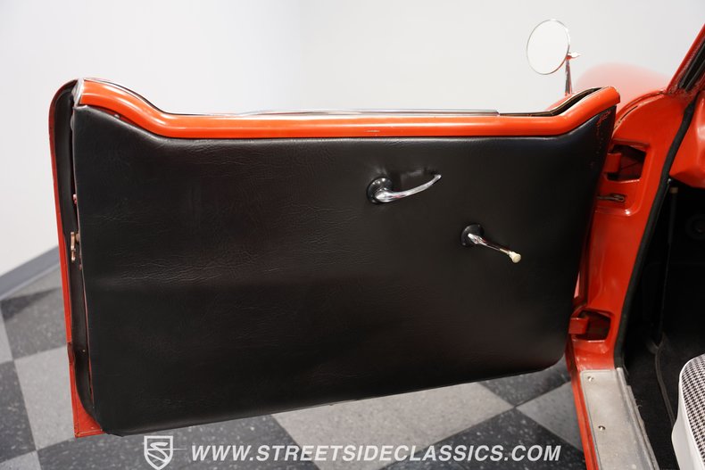 Unknown-Metropolitan-1955-Canyon-Red-Black-44