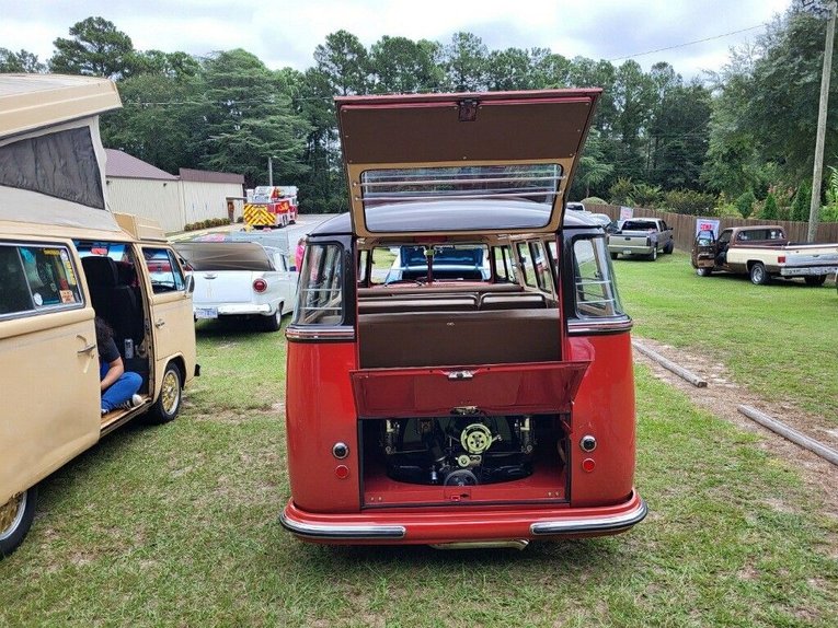 Unknown-Microbus-1957-red-and-black-Beige-14