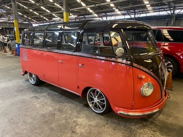 Unknown-Microbus-1957-red-and-black-Beige-18