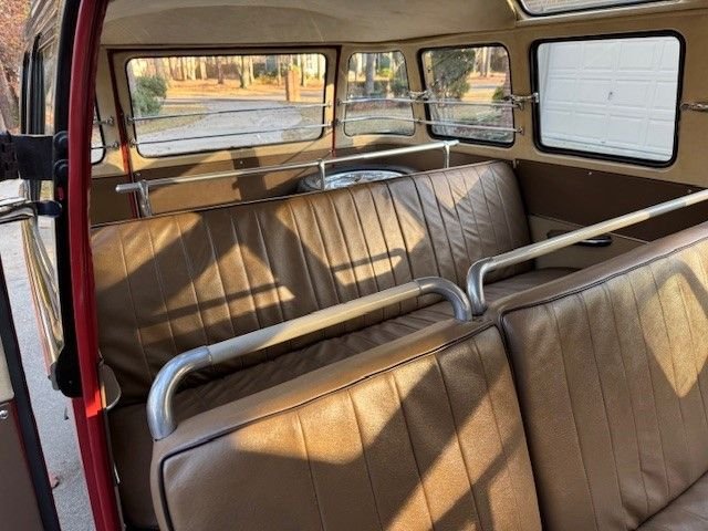 Unknown-Microbus-1957-red-and-black-Beige-4