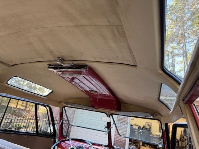 Unknown-Microbus-1957-red-and-black-Beige-5