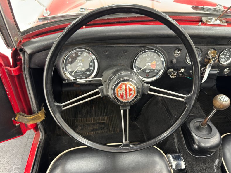 Unknown-Midget-1966-Red-Black-40