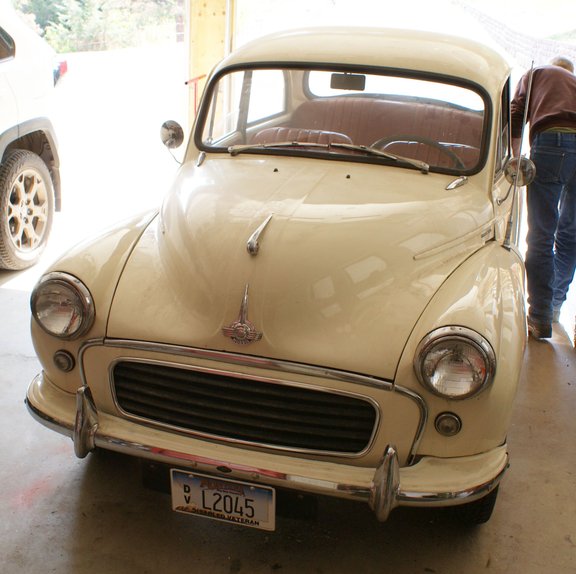Unknown-Minor-1960-white-red-2