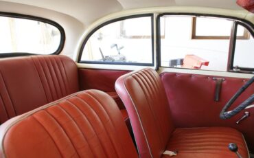 Unknown-Minor-1960-white-red-5