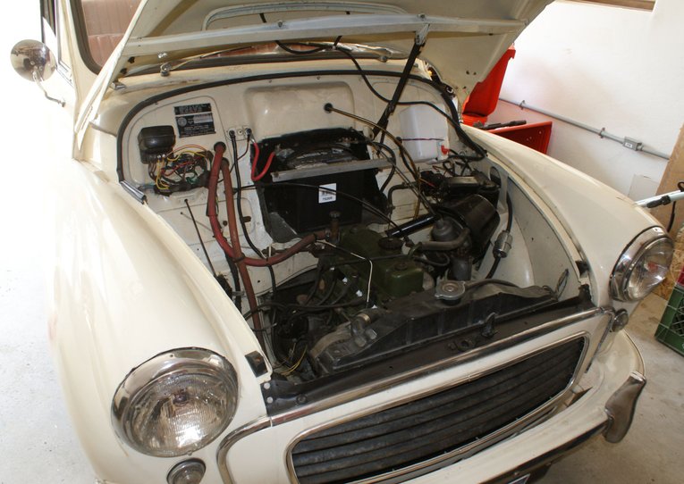 Unknown-Minor-1960-white-red-6