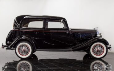 Unknown-Model-40-1934-Black-Gray-Cloth-18