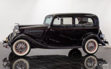 Unknown-Model-40-1934-Black-Gray-Cloth