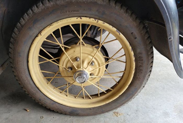 Unknown-Model-a-1928-Blue-Tan-2