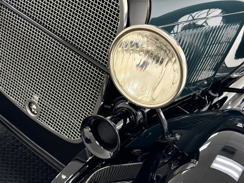 Unknown-Model-a-1928-Moss-Green-Black-17