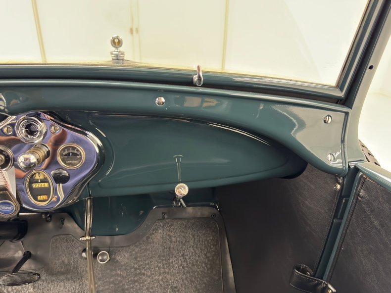 Unknown-Model-a-1928-Moss-Green-Black-5