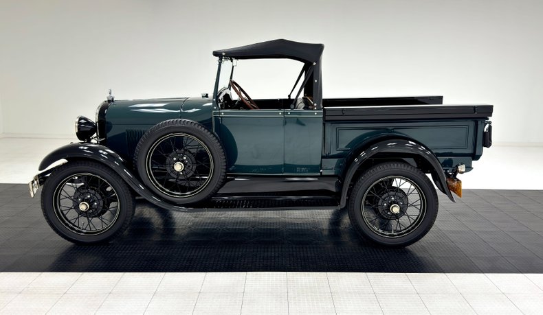 Unknown-Model-a-1928-Moss-Green-Black-9
