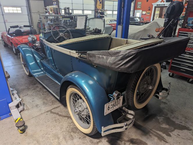 Unknown-Model-a-1928-Teal-Gold-10