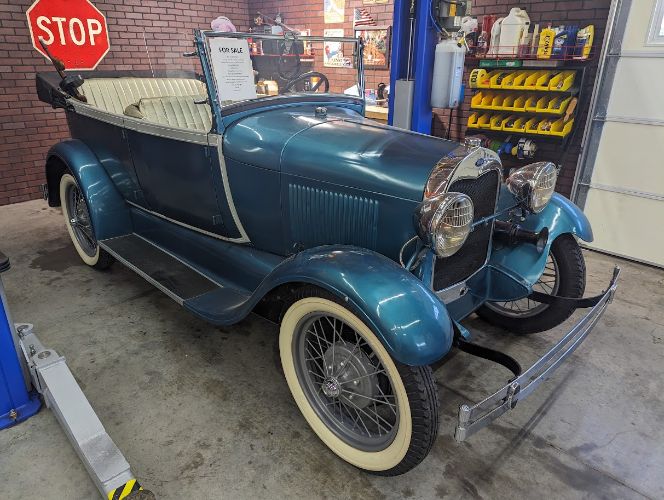 Unknown-Model-a-1928-Teal-Gold-12