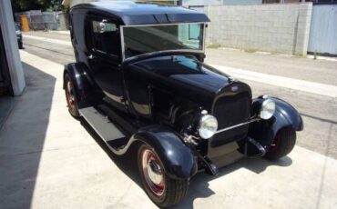 Unknown-Model-a-1929-Black-Red-10