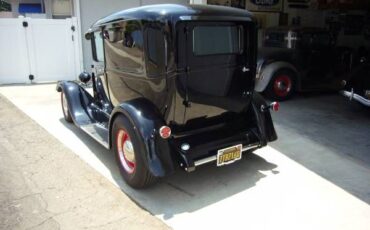 Unknown-Model-a-1929-Black-Red-9