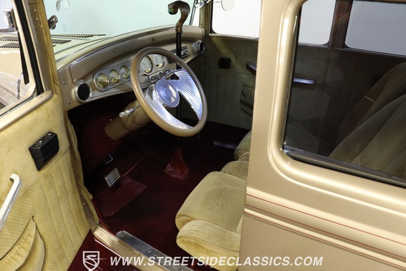 Unknown-Model-a-1930-Champagne-Metallic-Gold-3