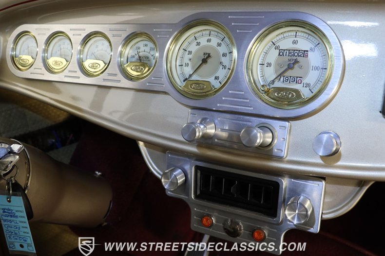 Unknown-Model-a-1930-Champagne-Metallic-Gold-34
