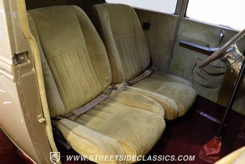 Unknown-Model-a-1930-Champagne-Metallic-Gold-39