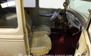 Unknown-Model-a-1930-Champagne-Metallic-Gold-40