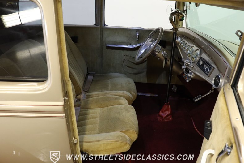 Unknown-Model-a-1930-Champagne-Metallic-Gold-40
