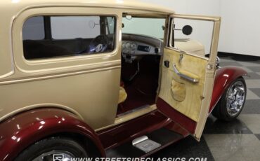 Unknown-Model-a-1930-Champagne-Metallic-Gold-45