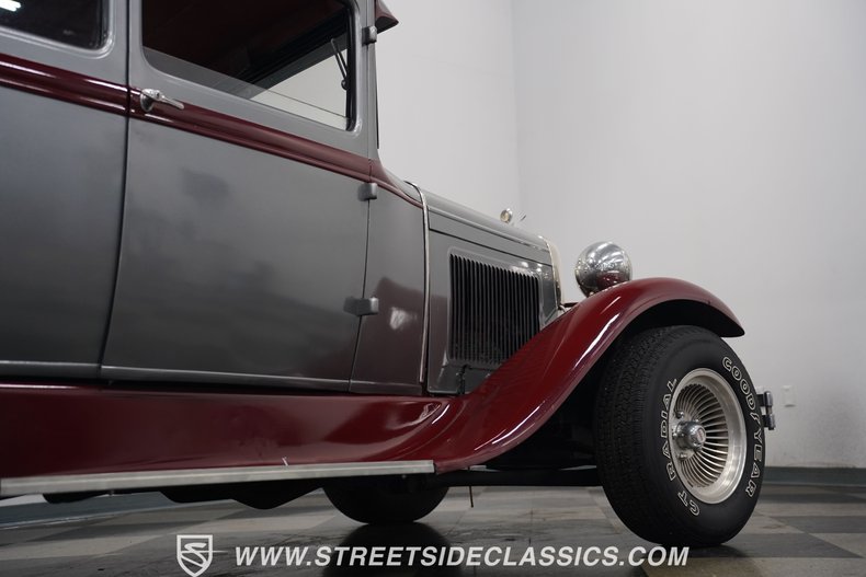Unknown-Model-a-1930-Gray-Brown-4