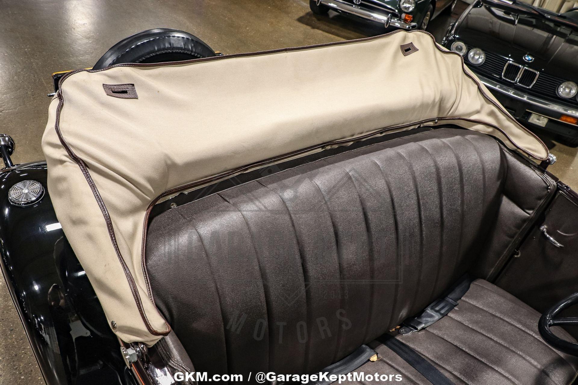 Unknown-Model-a-1930-Thorn-Brown-Black-12
