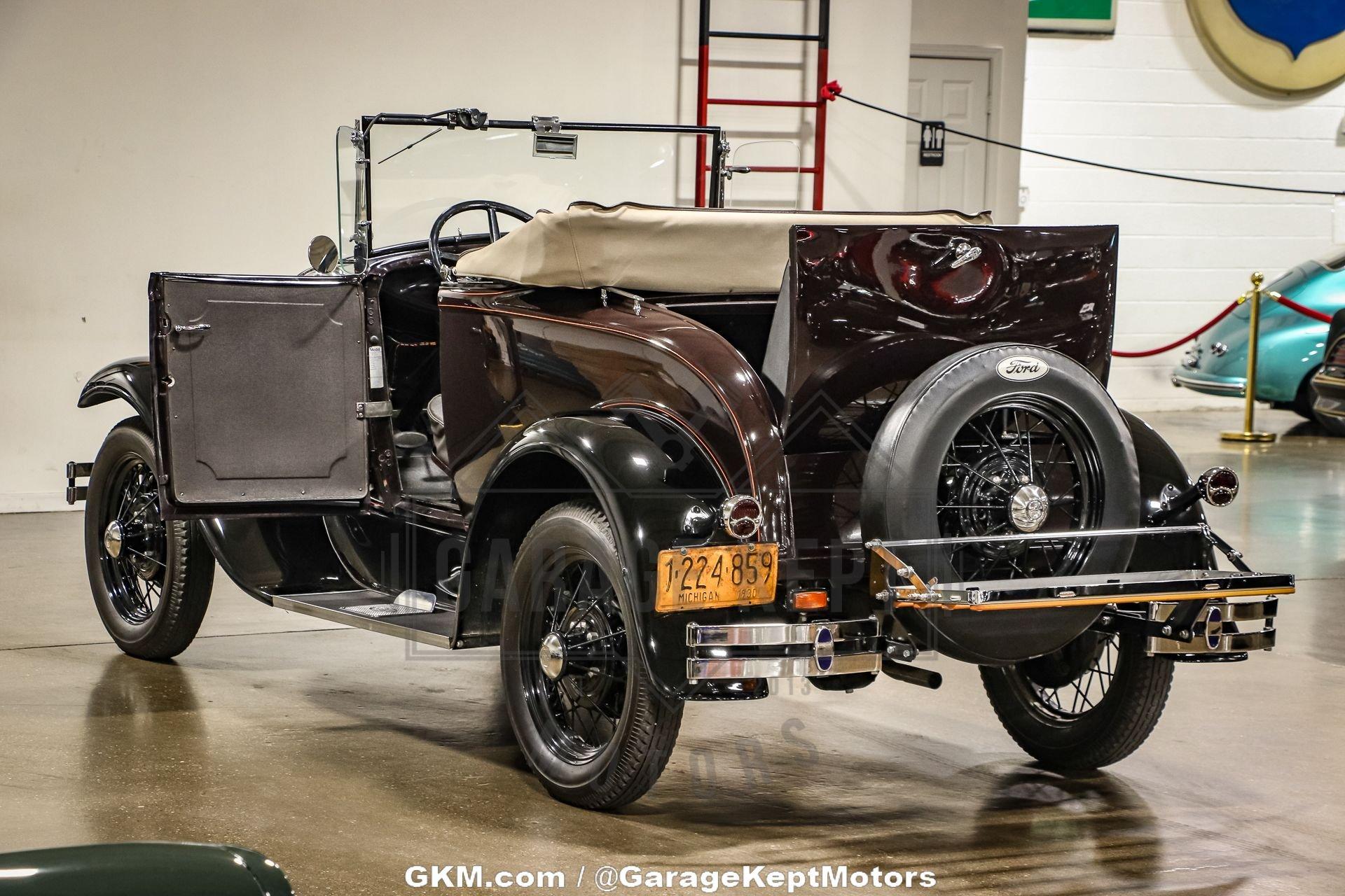 Unknown-Model-a-1930-Thorn-Brown-Black-2