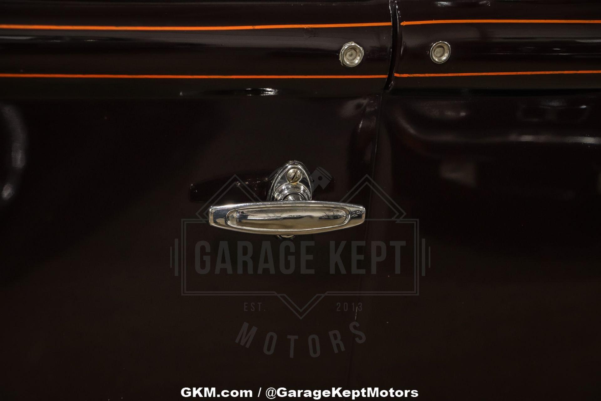 Unknown-Model-a-1930-Thorn-Brown-Black-35